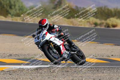 media/Oct-08-2022-SoCal Trackdays (Sat) [[1fc3beec89]]/Turn 10 (945am)/